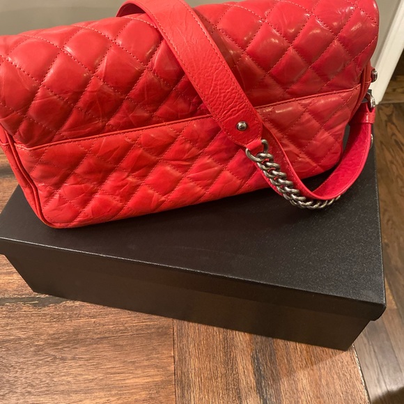 Large Chanel quilted leather shoulder bag with large chain strap - Picture 4 of 12